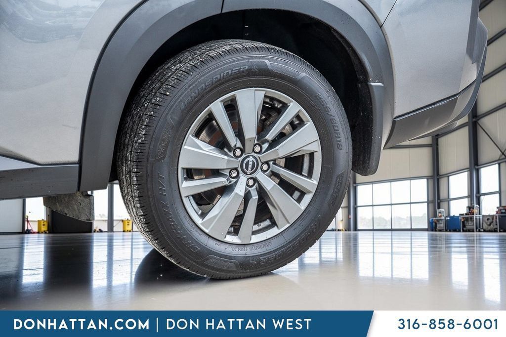 Used 2022 Nissan Pathfinder SV FWD image 35