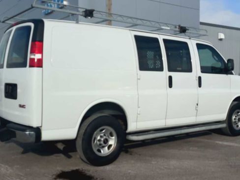 Certified 2022 GMC Savana 2500 w/ Driver Convenience Package image 2