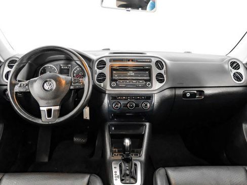 Used 2014 Volkswagen Tiguan S AWD/4WD image 11