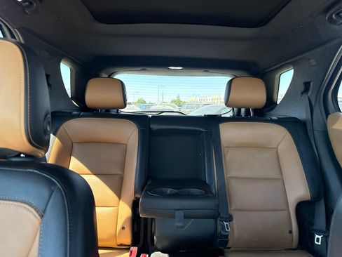 Used 2018 Chevrolet Equinox Premier FWD image 23