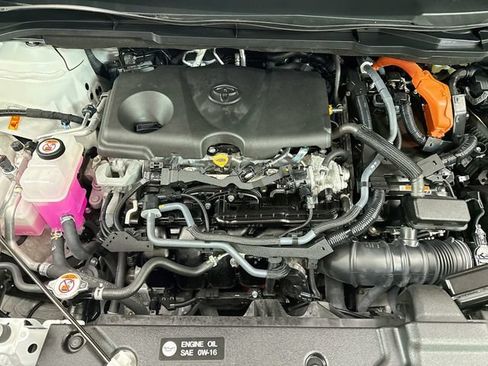 Used 2025 Toyota Sienna Platinum AWD/4WD image 33