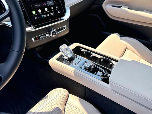 New 2026 Volvo XC90 T8 Ultra w/ Protection Package AWD/4WD image 10
