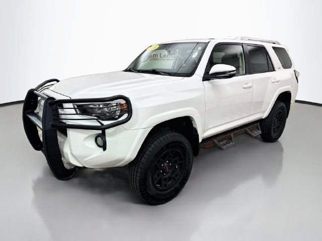Used 2018 Toyota 4Runner SR5 Premium AWD/4WD image 3