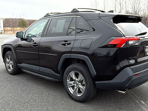 Used 2022 Toyota RAV4 XLE w/ Convenience Package image 10