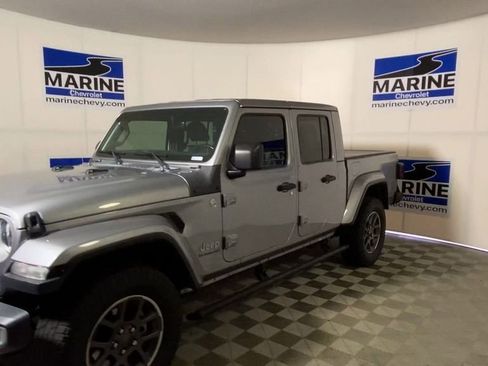 Used 2021 Jeep Gladiator Overland w/ Popular Equipment Package AWD/4WD image 6