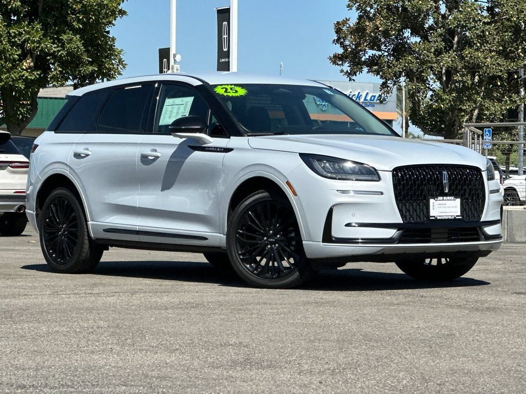 Certified 2025 Lincoln Corsair AWD w/ Equipment Group 101A image 1