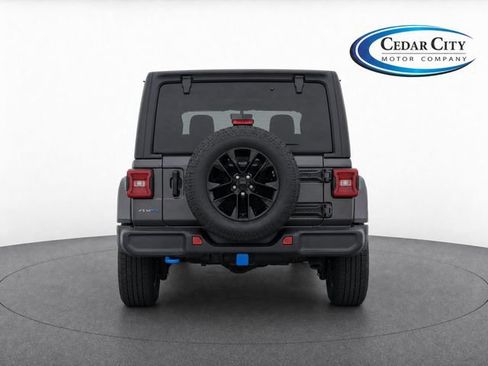 Used 2022 Jeep Wrangler Unlimited Sahara w/ Cold Weather Group AWD/4WD image 7