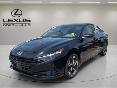 Used 2023 Hyundai Elantra SEL w/ Convenience Package