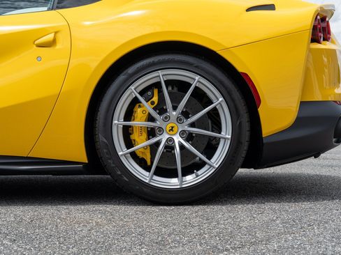 Used 2019 Ferrari 812 Superfast RWD image 11