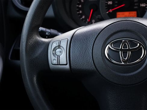 Used 2007 Toyota RAV4 Sport w/ Tow Prep Pkg image 10
