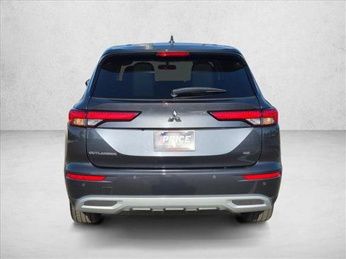 Used 2024 Mitsubishi Outlander SE FWD image 7