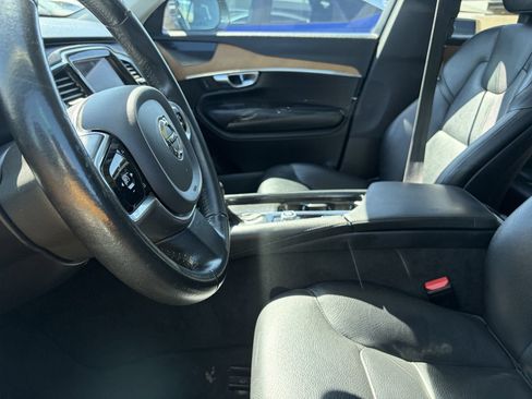 Used 2021 Volvo XC90 T6 Momentum w/ Advanced Package AWD/4WD image 8