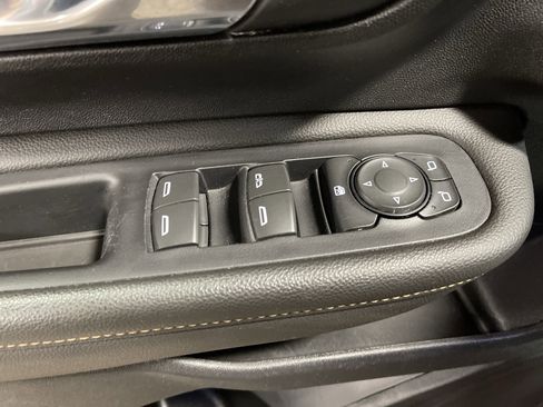 Used 2020 GMC Terrain SLE image 8