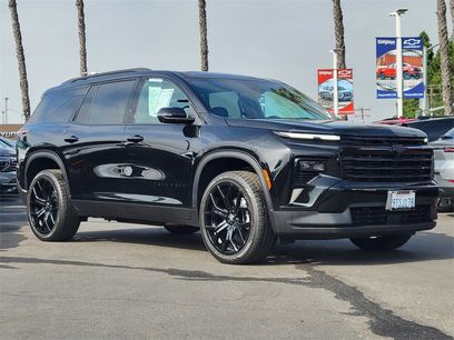 Used 2025 Chevrolet Traverse LT w/ Driver Confidence Package