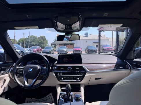 Used 2017 BMW 540i RWD image 12