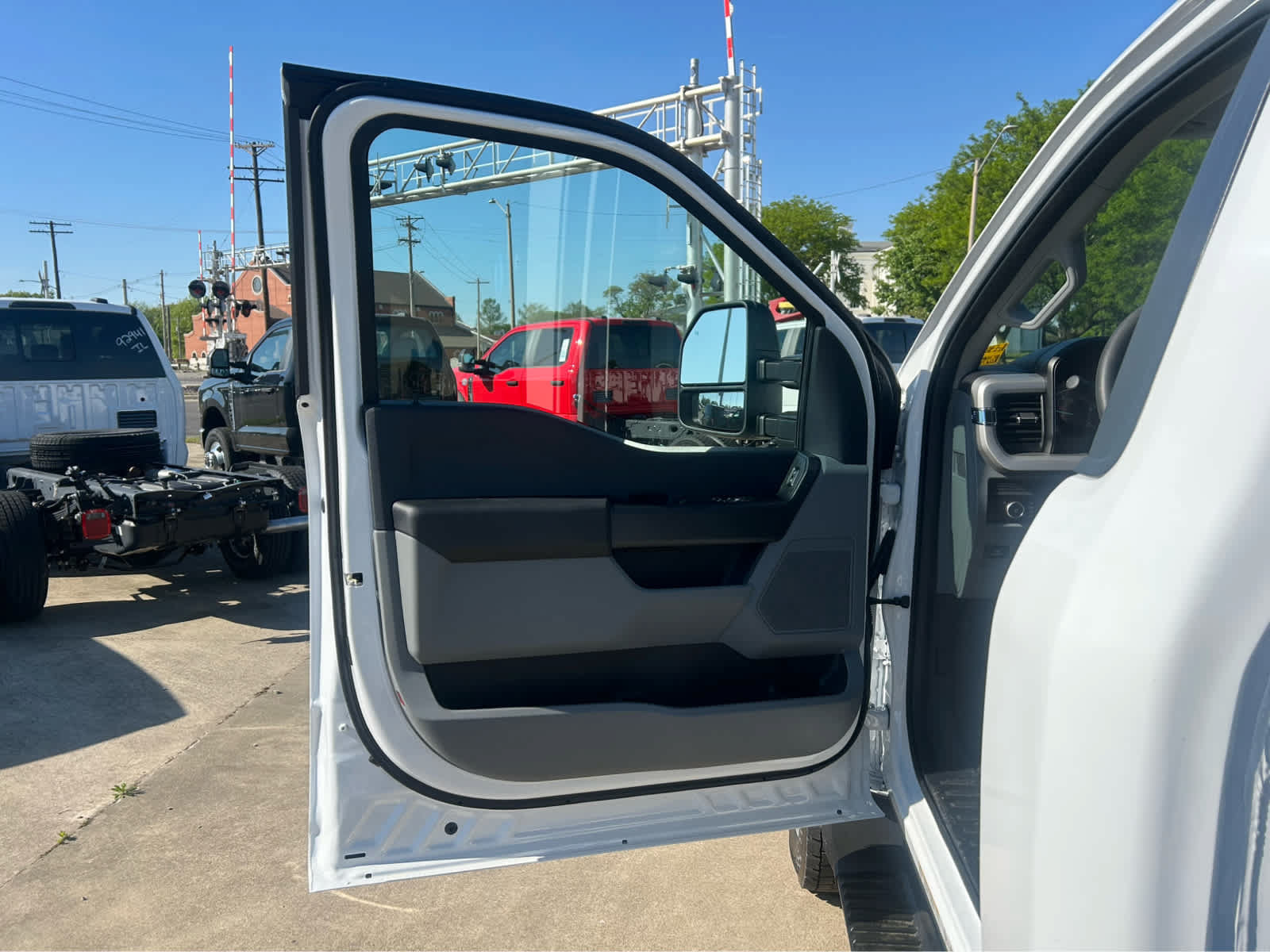 New 2026 Ford F550 4x4 Regular Cab Super Duty image 7