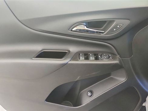 Used 2024 Chevrolet Equinox LT FWD image 30