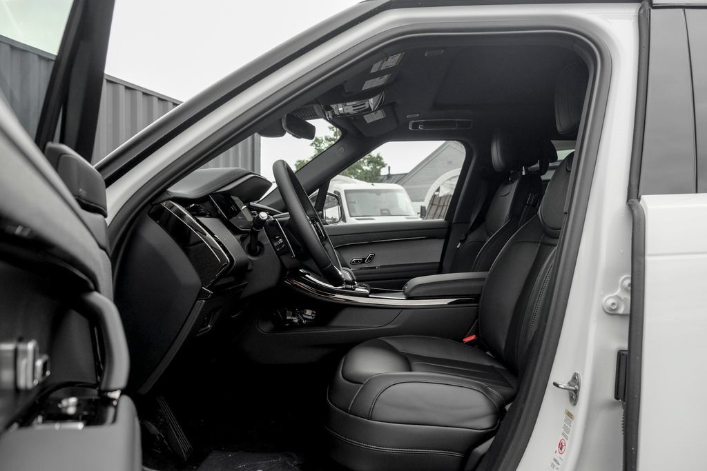 New 2027 Land Rover Range Rover Sport SE AWD/4WD image 10