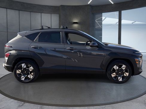 Used 2024 Hyundai Kona SEL FWD image 4