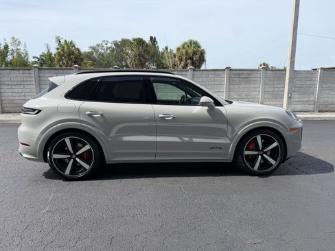 New 2026 Porsche Cayenne GTS AWD/4WD image 7