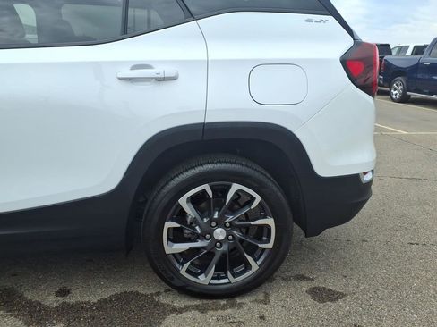 Used 2023 GMC Terrain SLT image 24