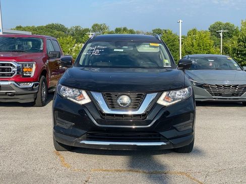 Used 2020 Nissan Rogue SV w/ Premium Package FWD image 2