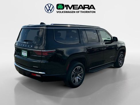 Used 2024 Jeep Wagoneer Series II AWD/4WD image 5