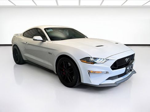 Used 2020 Ford Mustang GT Premium RWD image 3