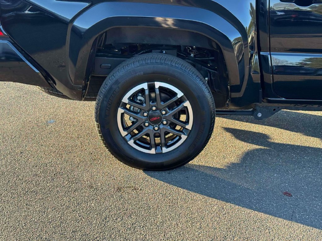 Used 2025 Toyota Tacoma TRD Sport AWD/4WD image 10