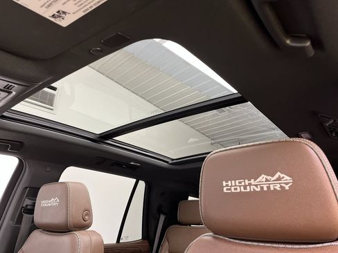 Certified 2023 Chevrolet Tahoe High Country w/ Premium Package AWD/4WD image 7