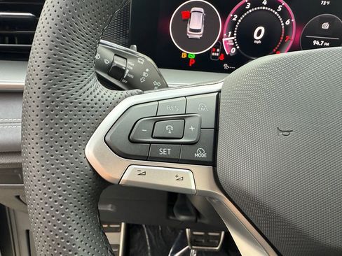 New 2026 Volkswagen Tiguan SE R-Line image 19