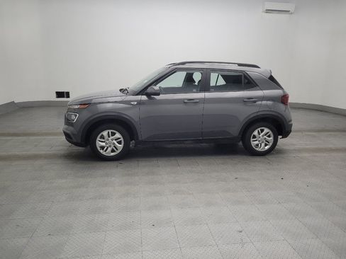 Used 2020 Hyundai Venue SEL FWD image 2