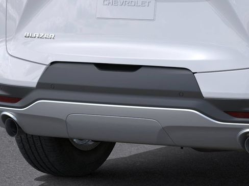 New 2025 Chevrolet Blazer LT w/ Driver Confidence Package FWD image 14