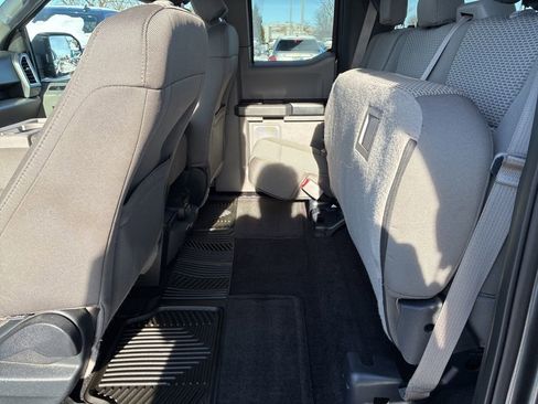 Used 2015 Ford F150 XLT image 23