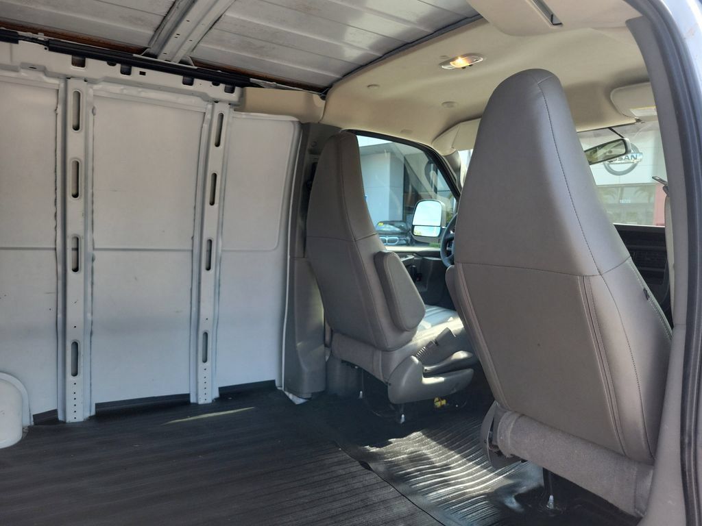 Used 2025 Chevrolet Express 2500 Extended w/ Driver Convenience Package RWD image 7