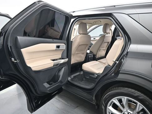 Certified 2021 Ford Explorer Limited w/ Equipment Group 301A RWD image 19