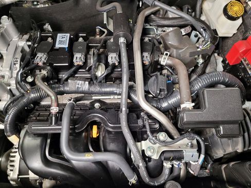 Used 2025 Nissan Kicks S w/ Charging Package FWD image 30