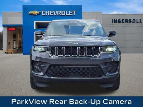 Used 2023 Jeep Grand Cherokee Laredo image 9