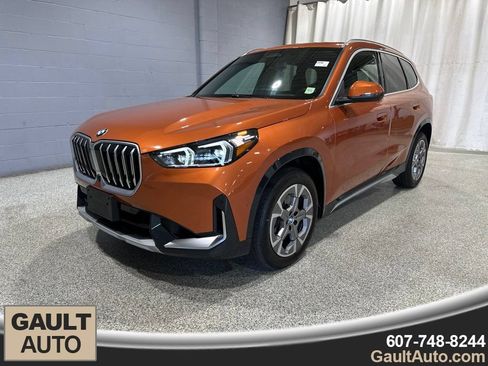 Used 2025 BMW X1 xDrive28i w/ Premium Package AWD/4WD image 4