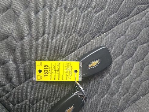 Used 2019 Chevrolet Equinox LT image 38