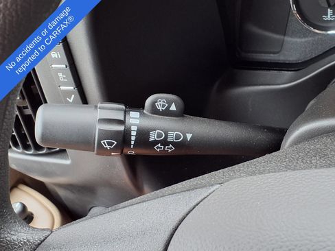 Used 2025 Chevrolet Express 2500 RWD image 27
