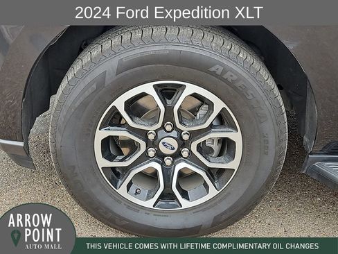 Used 2024 Ford Expedition XLT RWD image 16