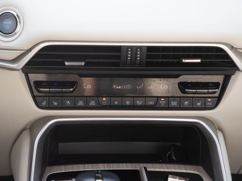 Certified 2024 MAZDA CX-90 Plug-In Hybrid w/ Premium Plus AWD/4WD image 21
