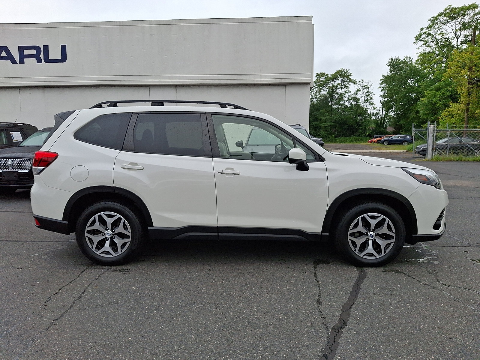 Certified 2024 Subaru Forester Premium AWD/4WD image 7