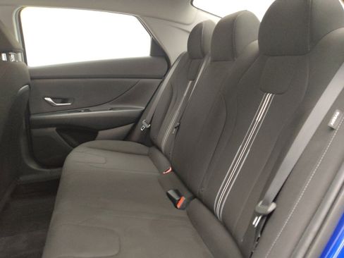 Used 2024 Hyundai Elantra SEL image 18