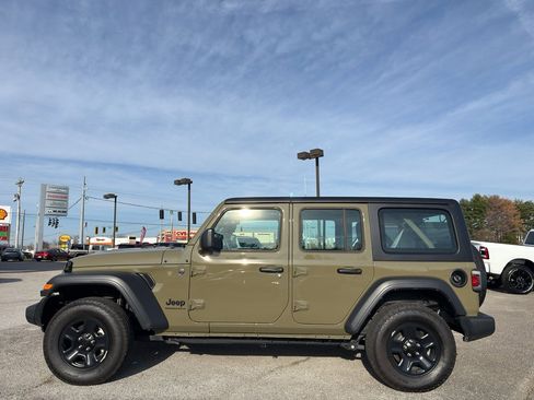 Used 2025 Jeep Wrangler Sport image 8