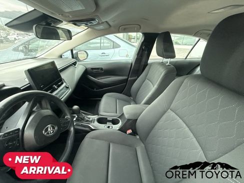 Used 2025 Toyota Corolla LE FWD image 5