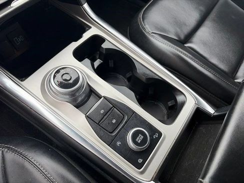 Used 2021 Ford Explorer XLT w/ Equipment Group 202A AWD/4WD image 27