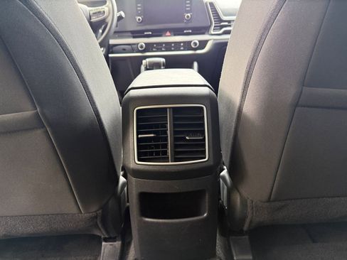 Used 2025 Kia Sportage LX FWD image 21