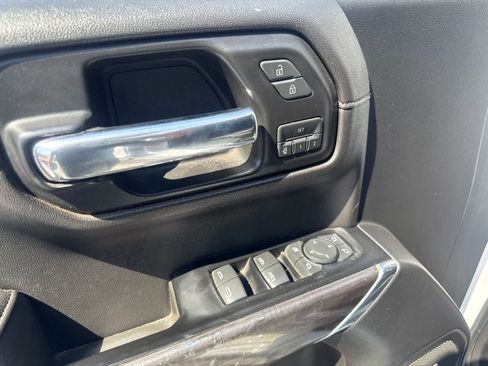 Used 2019 Chevrolet Silverado 1500 LTZ w/ LTZ Premium Package AWD/4WD image 18